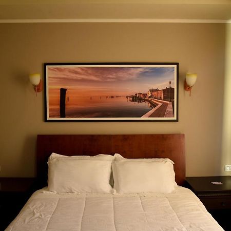 Imperial Hotel Ih Елбасан Екстериор снимка